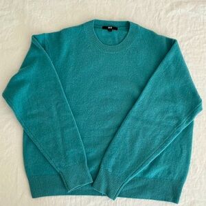 Uniqlo Women’s Lambswool Crew Neck Sweater